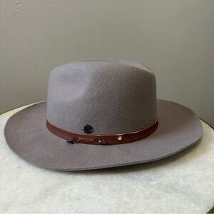 Roxy 100% Wool Felt Fedora Hat Gray with Brown Band Size S/M Western Boho Indie